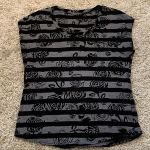 🌻3 for $15- Striped, heart patterned top